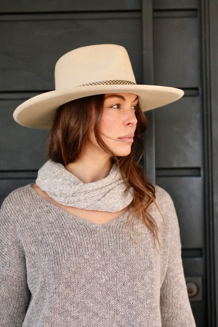 V-Neck Pullover